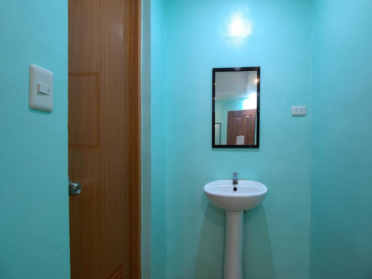 Oyo 777 Rn Guesthouse Moalboal Ngoại thất bức ảnh